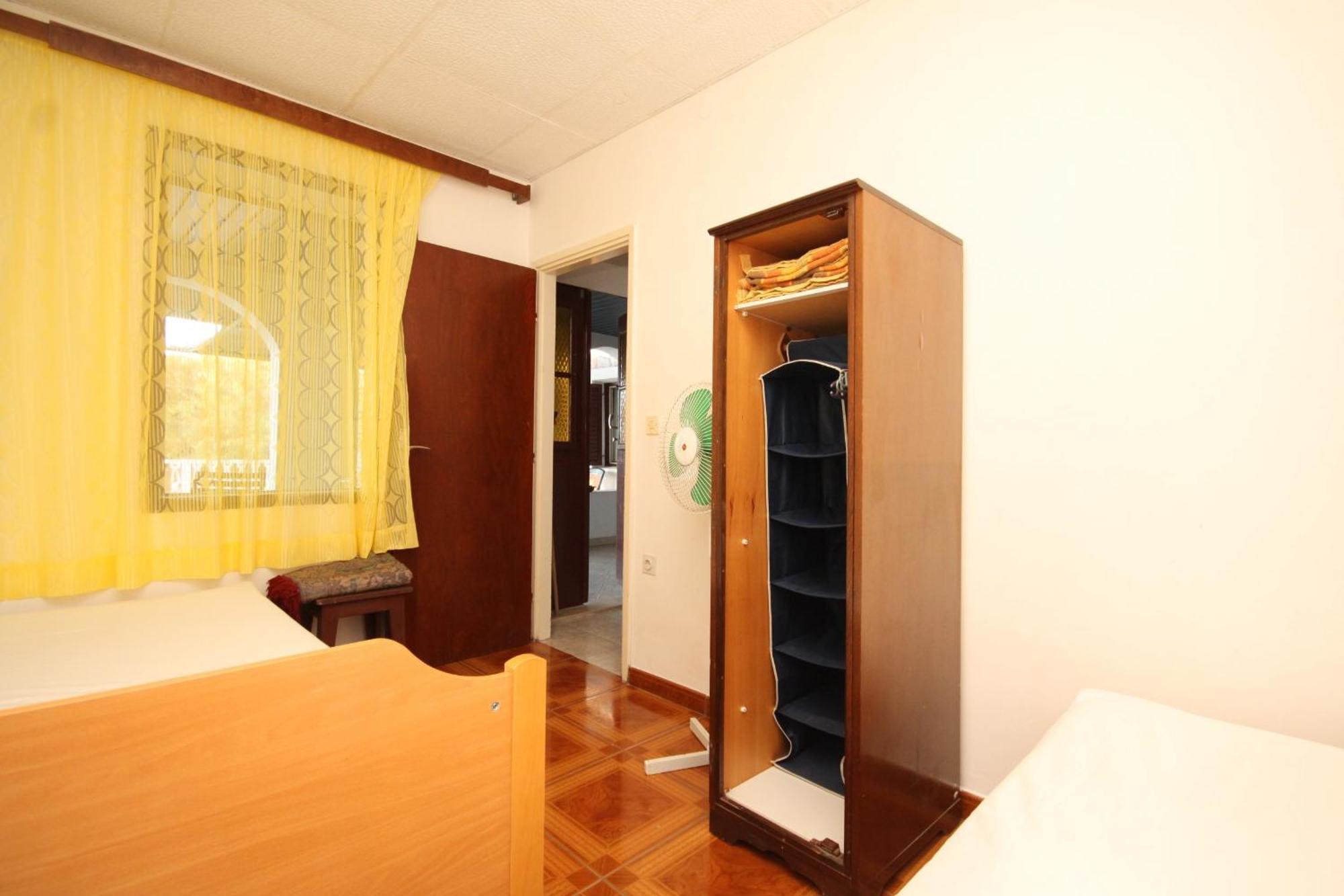 Apartments By The Sea Milna, Vis - 8913 Номер фото