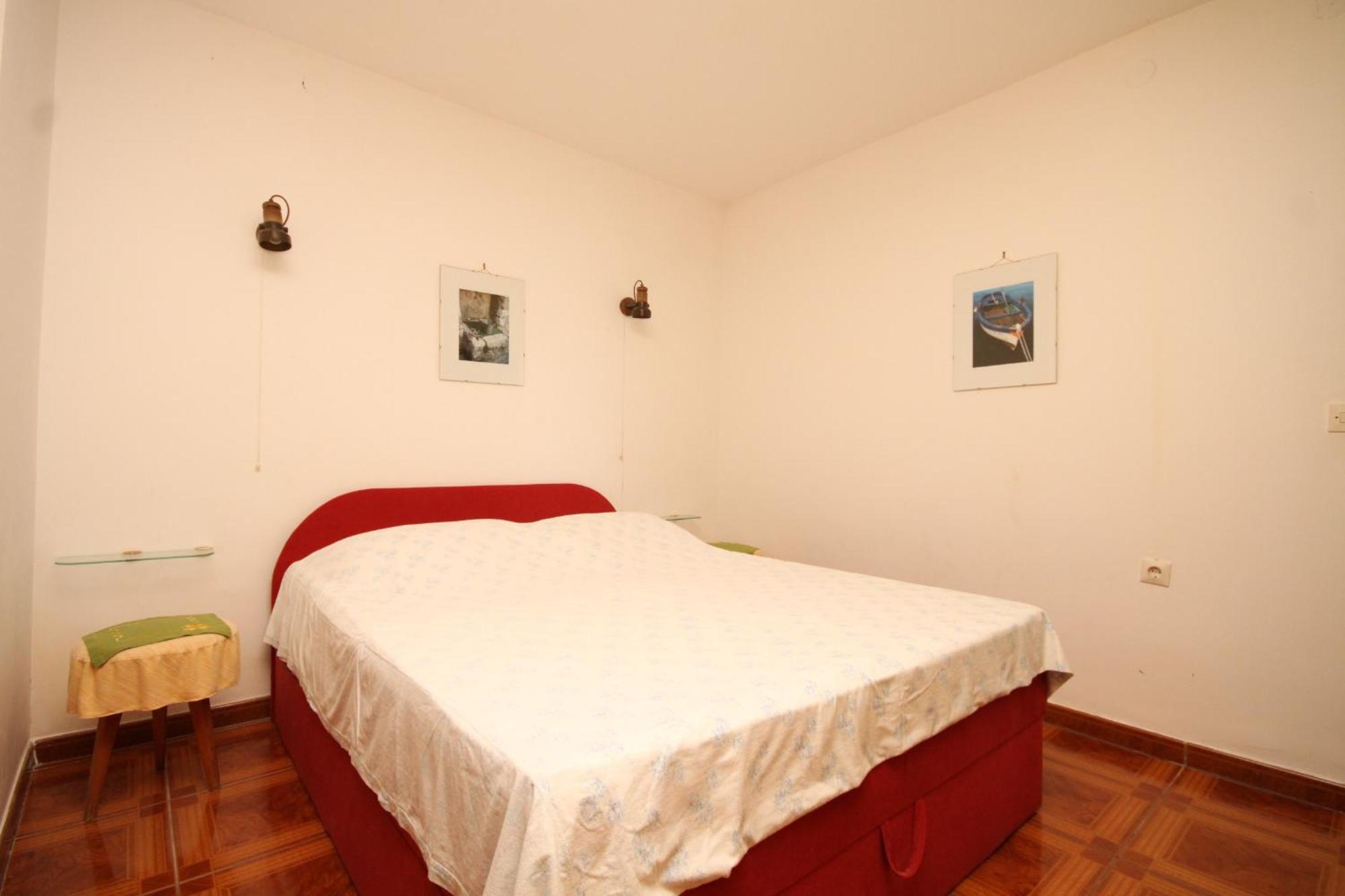 Apartments By The Sea Milna, Vis - 8913 Номер фото