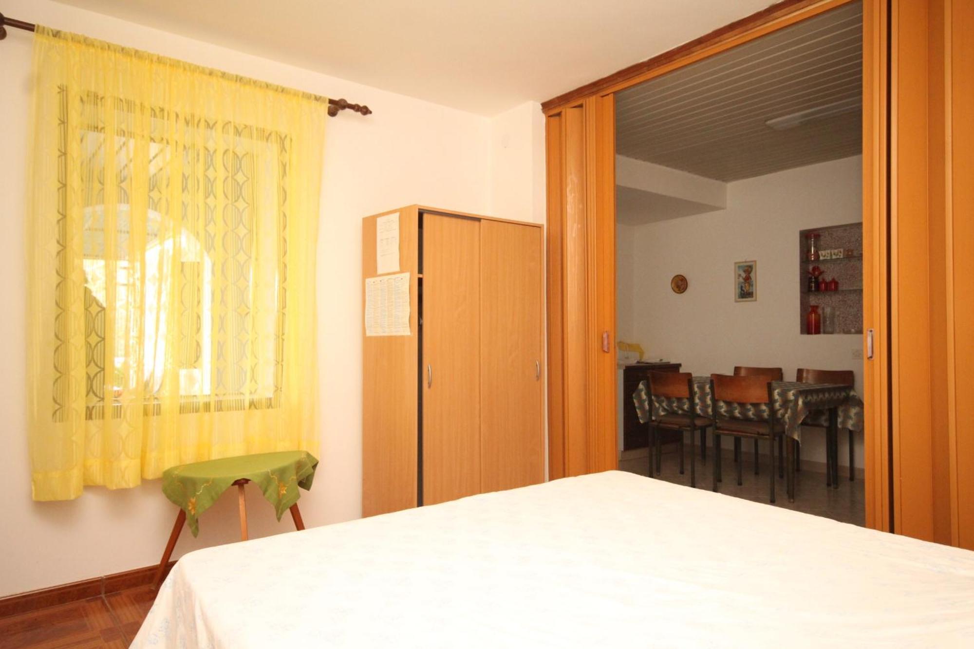 Apartments By The Sea Milna, Vis - 8913 Номер фото